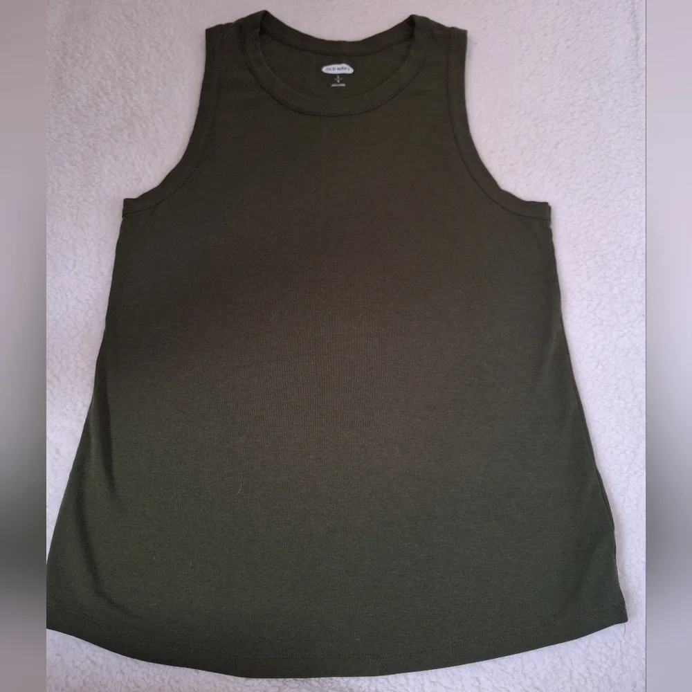 2 Never Worn Old Navy High Neck Tank Tops Olive Green & Burgungy Large - Picture 3 of 9